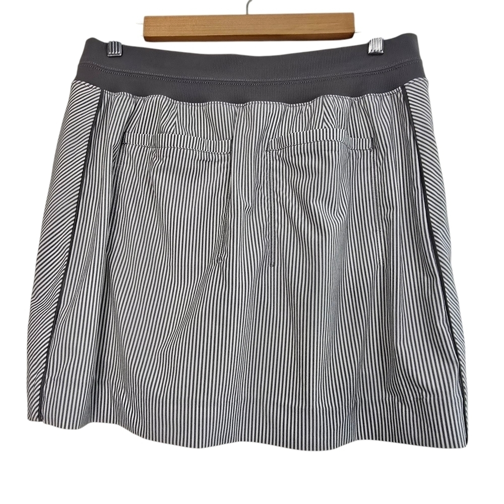 Athleta Brooklyn Mid rise skort in white Grey stripes Athleasure Summer Sport - Picture 4 of 11